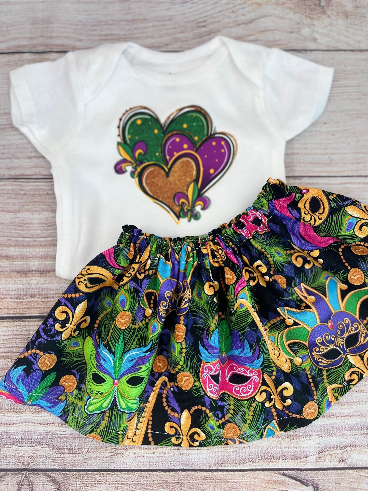 Mardi Grad/ Mardi Gras Hearts Baby Girl Outfit / Top, Skirt and Bow Set