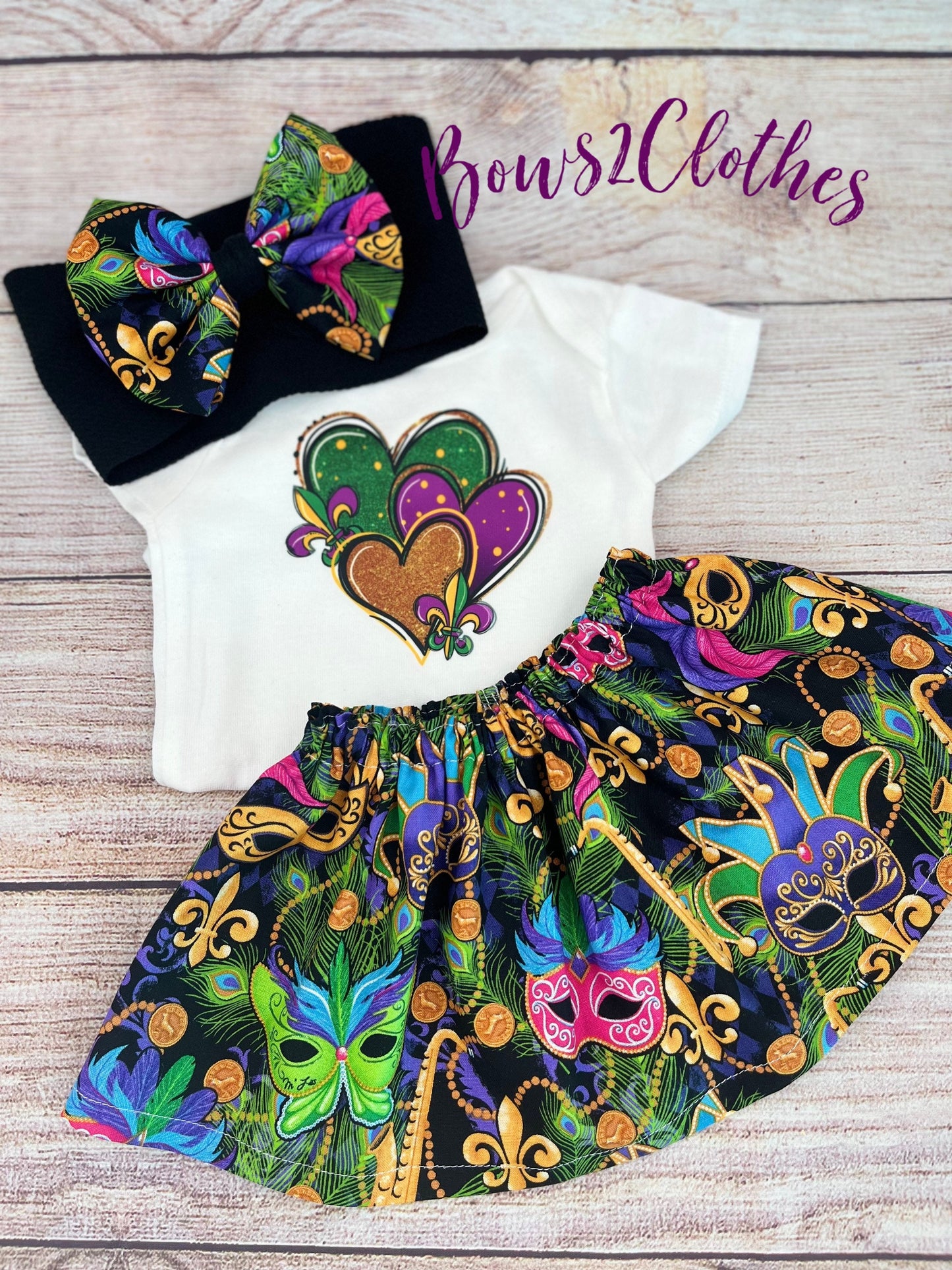 Mardi Grad/ Mardi Gras Hearts Baby Girl Outfit / Top, Skirt and Bow Set